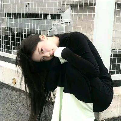 会画少年的天空